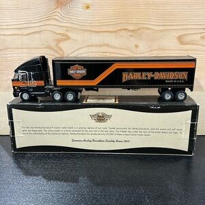 Harley-Davidson Vintage Die Cast Scale Model Tractor Trailer Coin Bank